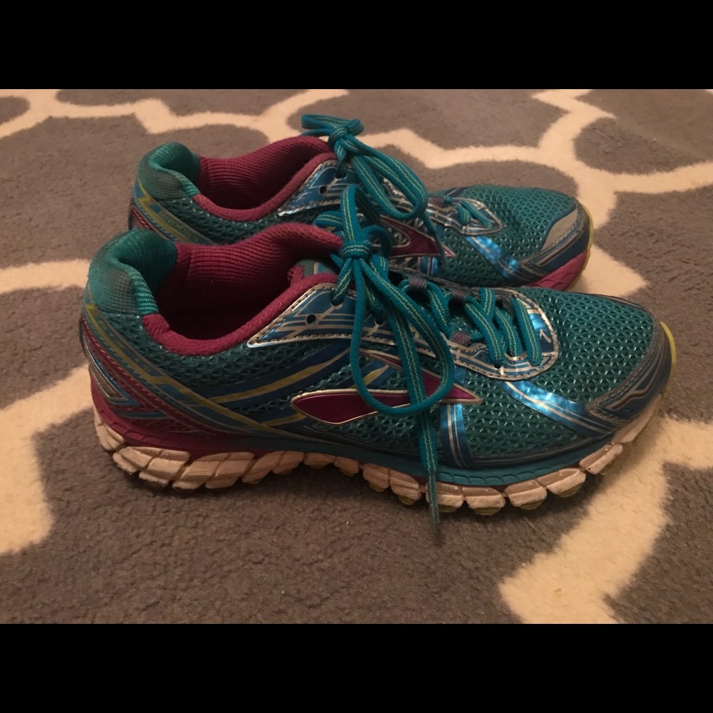 Womens Brooks Running Shoes